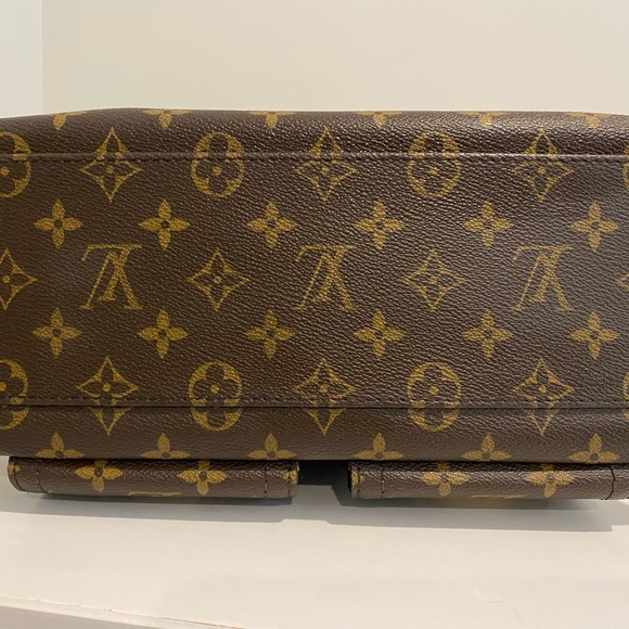 Louis Vuitton Monogram Canvas Manhattan PM Bag - Picture 15 of 16